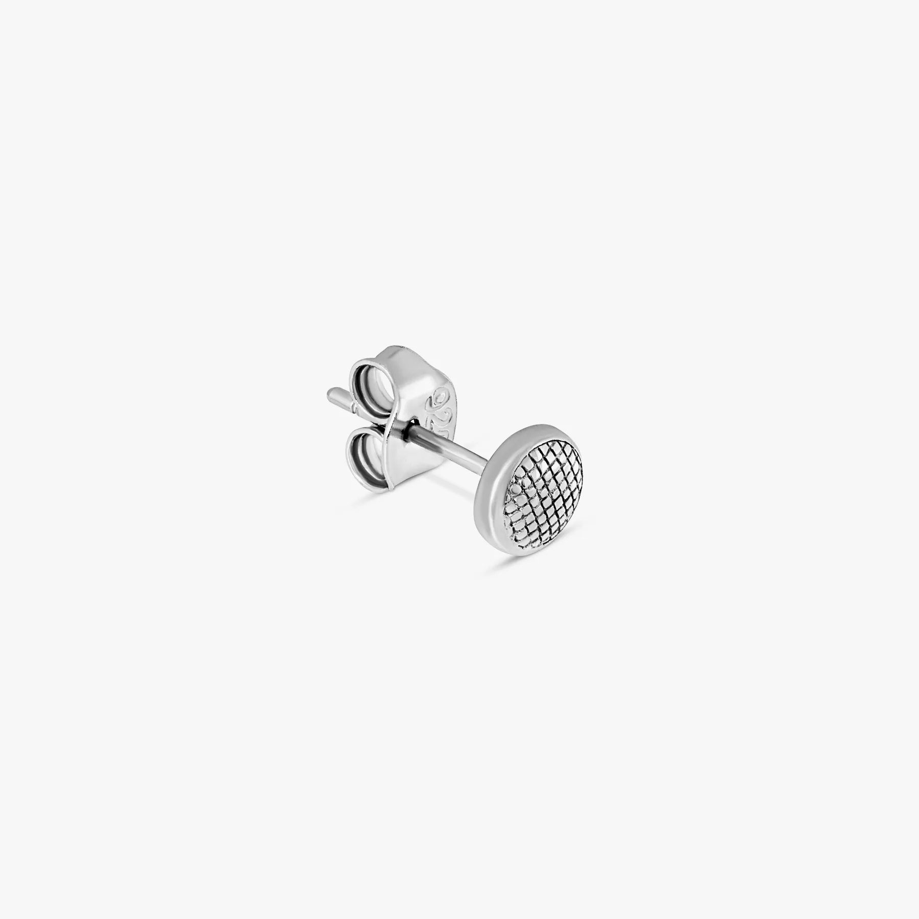 Round Essential stud earring in sterling silver