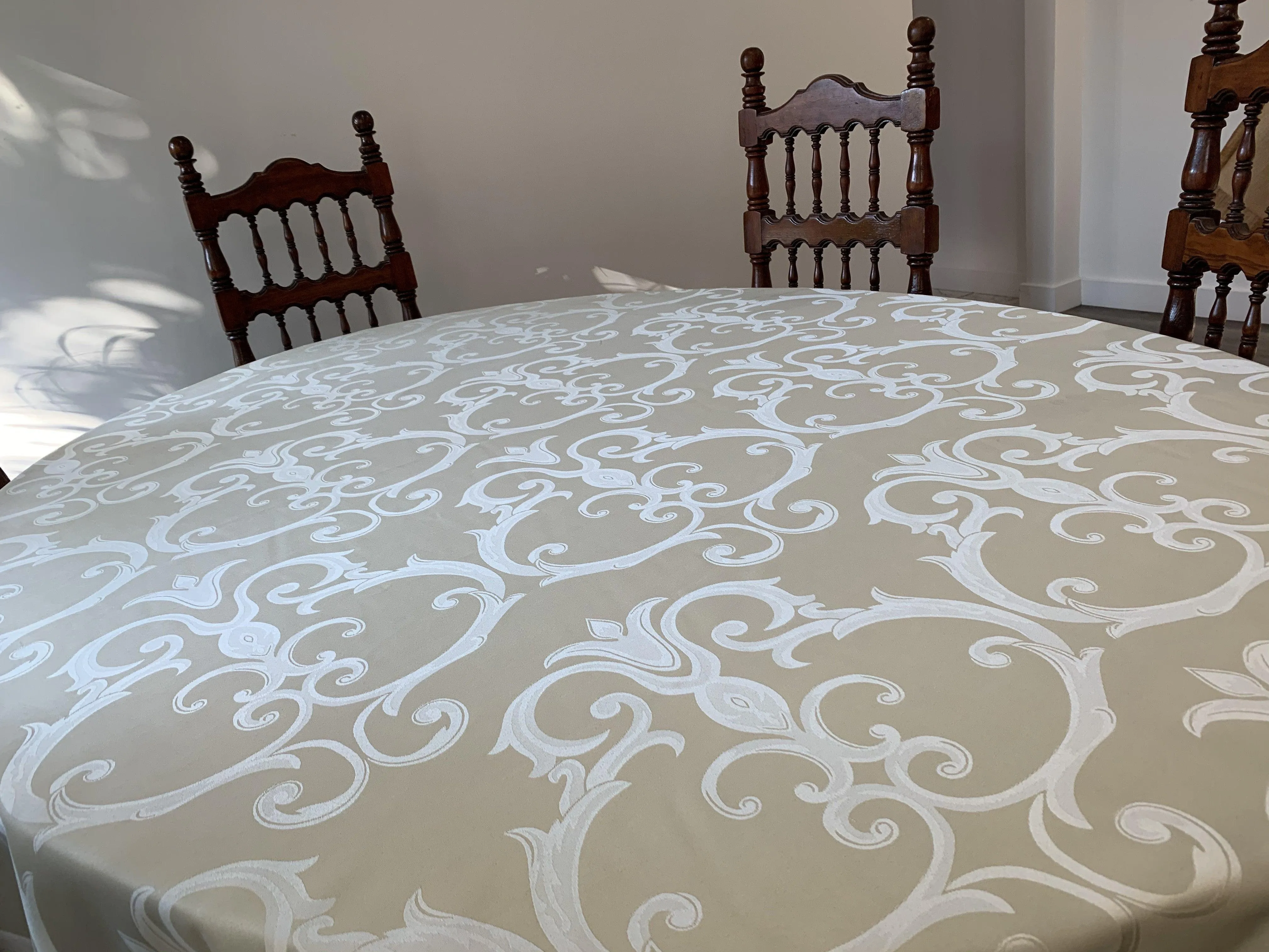 Round Frédéric Damask Tablecloth