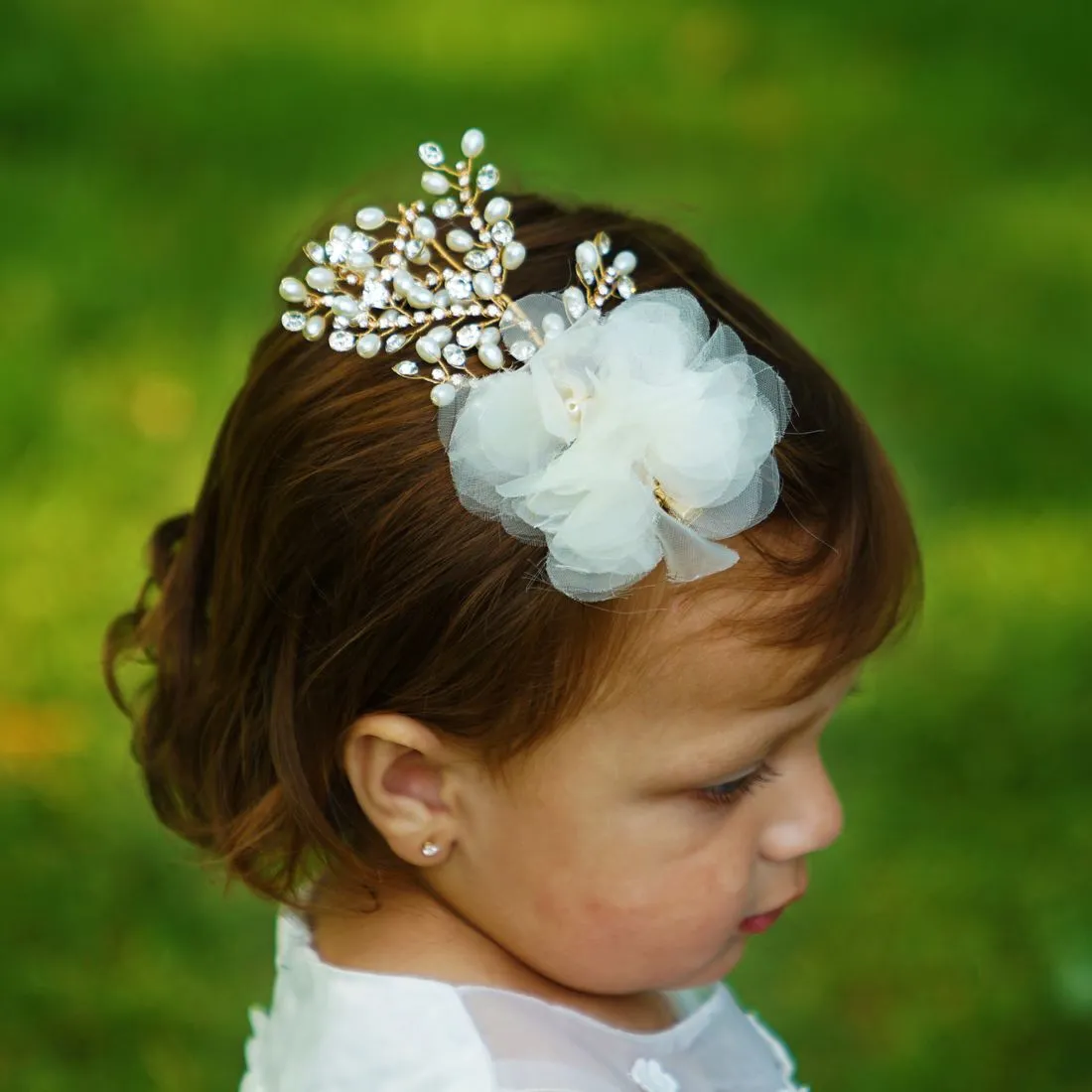 Royal Foliage of Pearl & White Petal