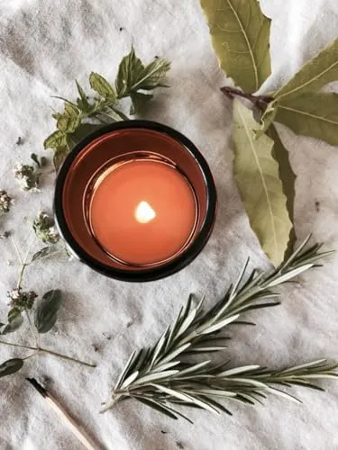 Ruya's Handcrafts Amber Single Wick Carnelian stone | Evoking Sense of Tranquillity, Positive Vibes, Therapy Candles | Healing Light (Spicy Incense)