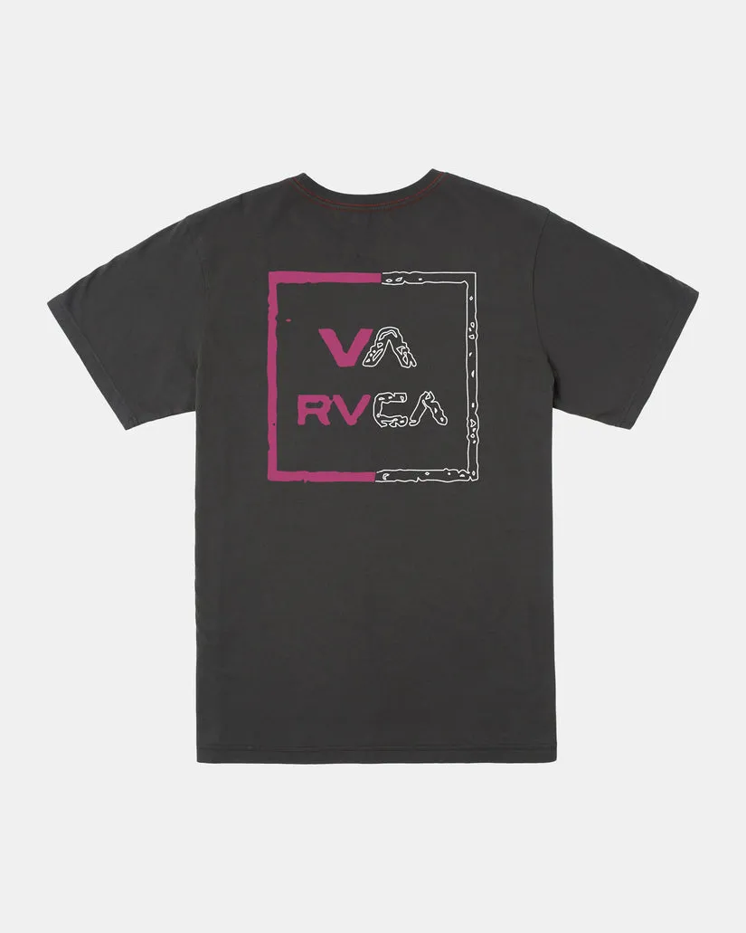 RVCA VA ALL THE WAY TEE - PIRATE BLACK