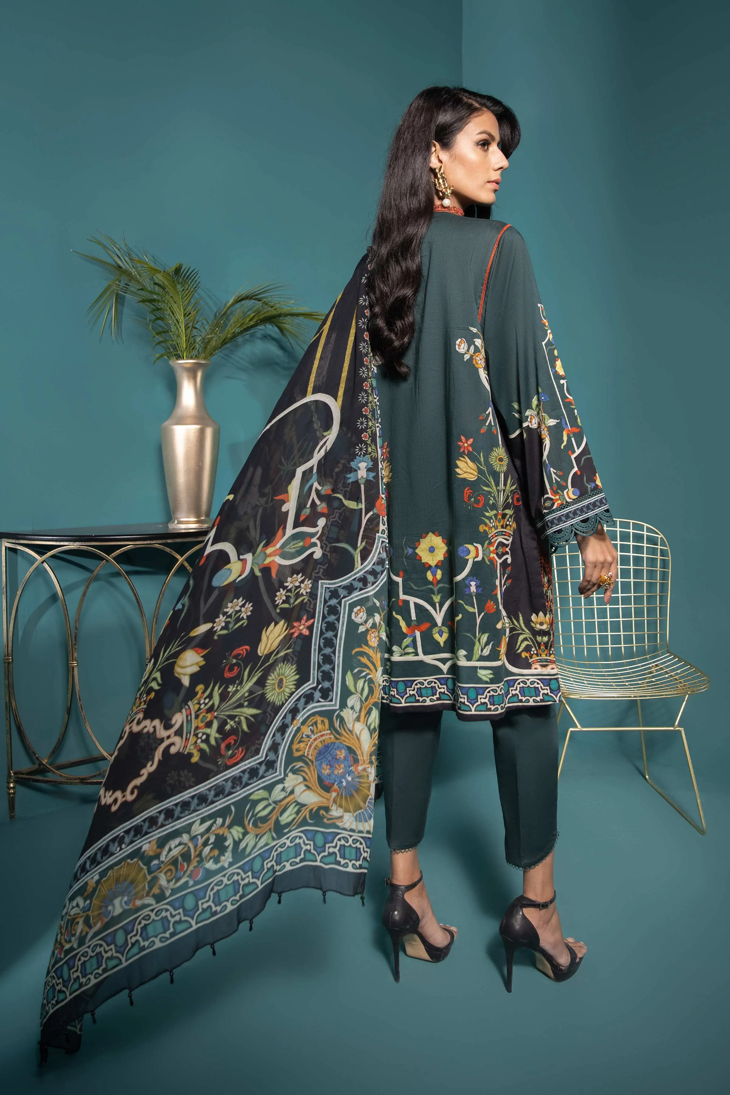 Sapphire Lawn Collection 2021 – Signature Series · Creed