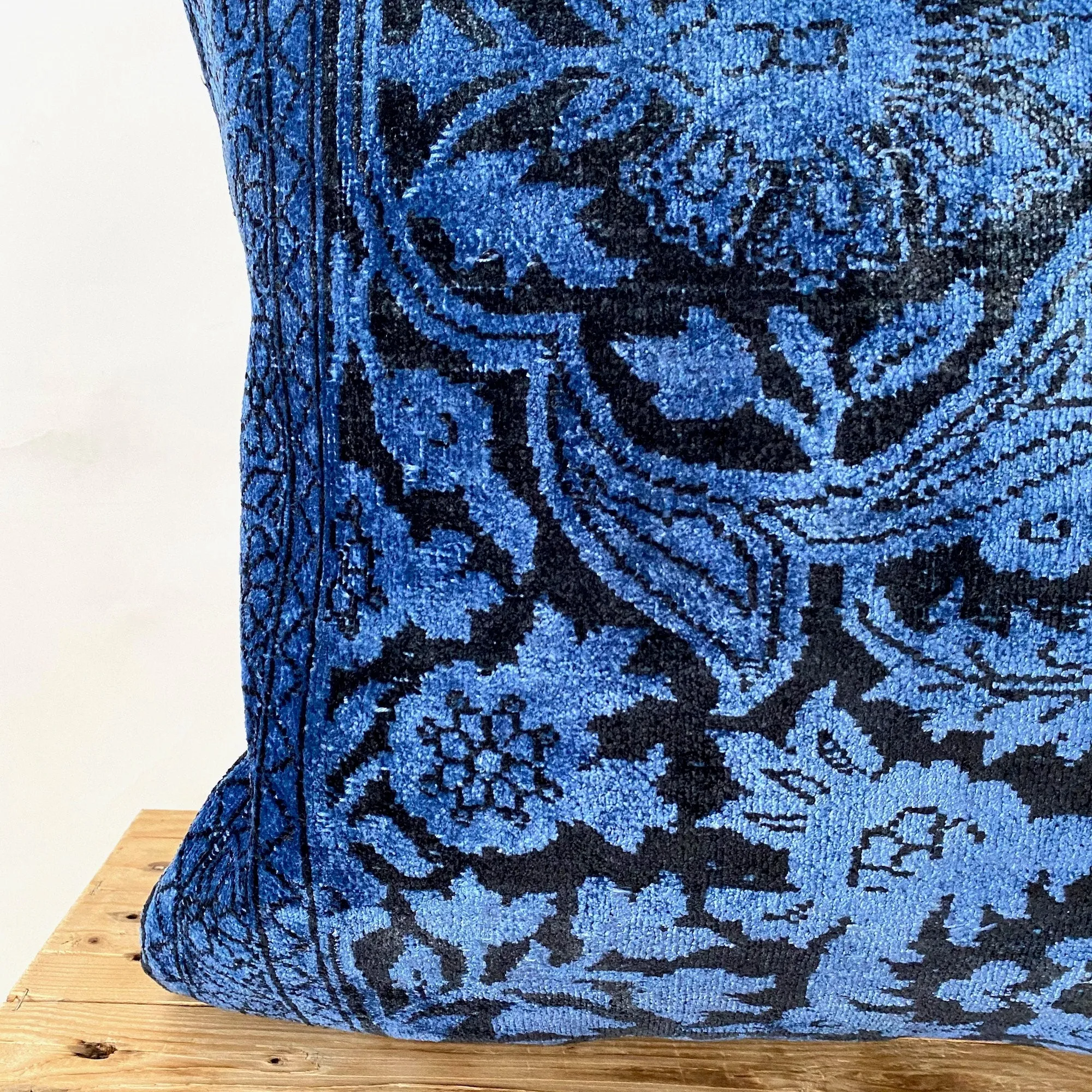 Sarina - Blue Bamboo Silk Pillow Cover