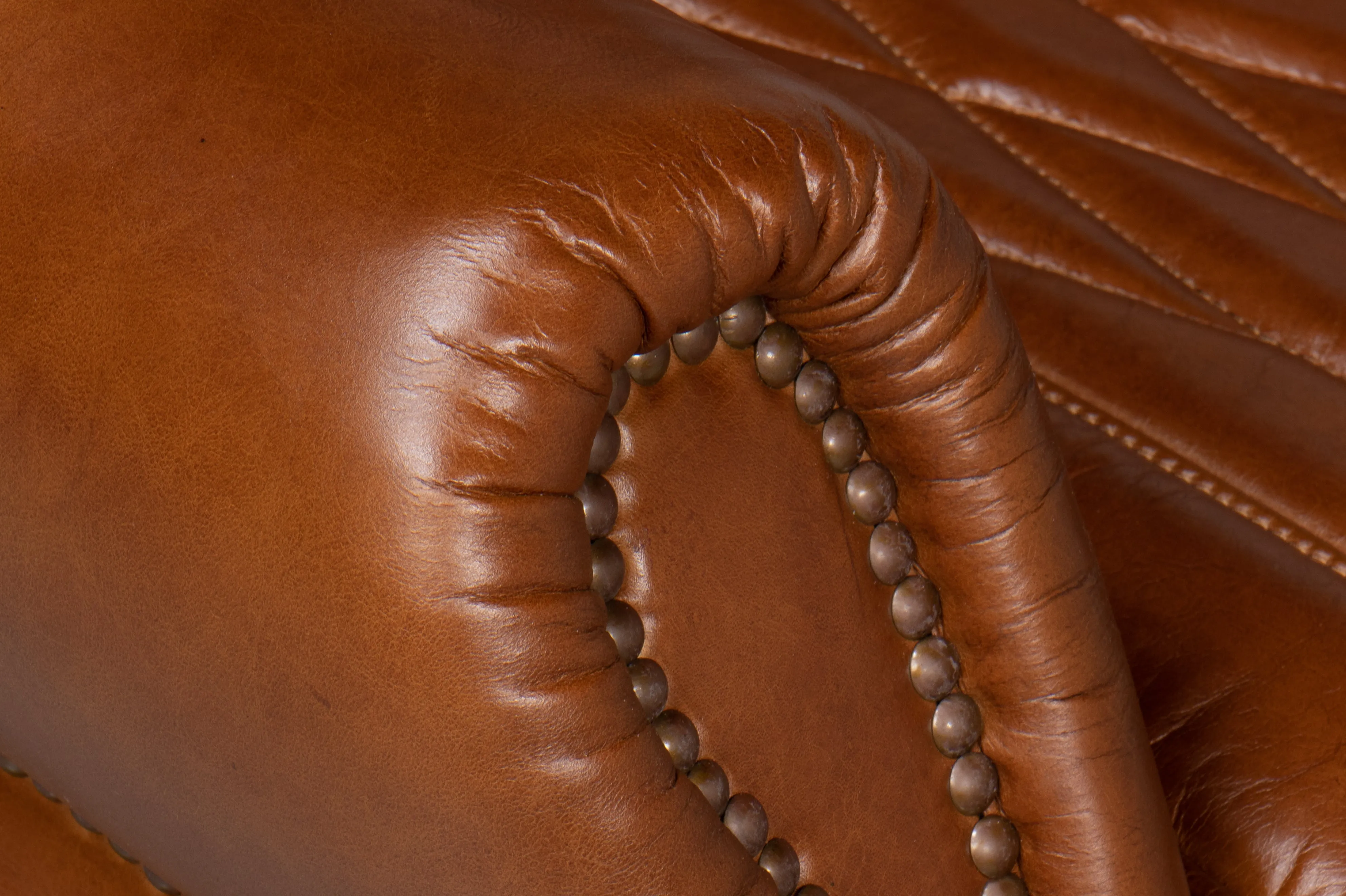 Sarreid - Bugatti Leather Swivel Chair - Brown - Traditional