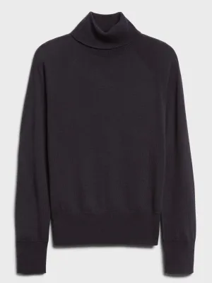 Seamless Merino Turtleneck Sweater in Responsible Wool in Navy