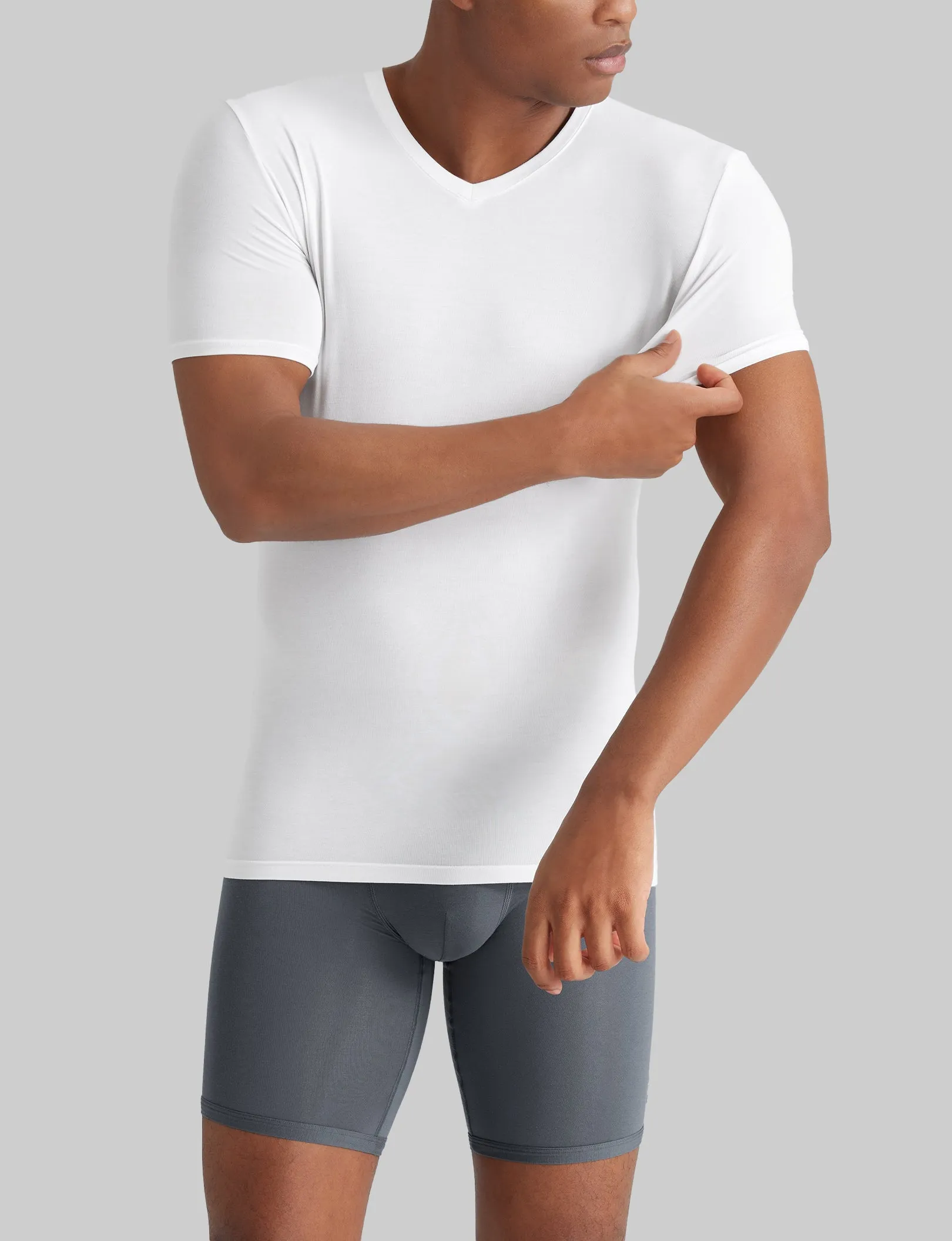 Second Skin High V-Neck Stay-Tucked Undershirt