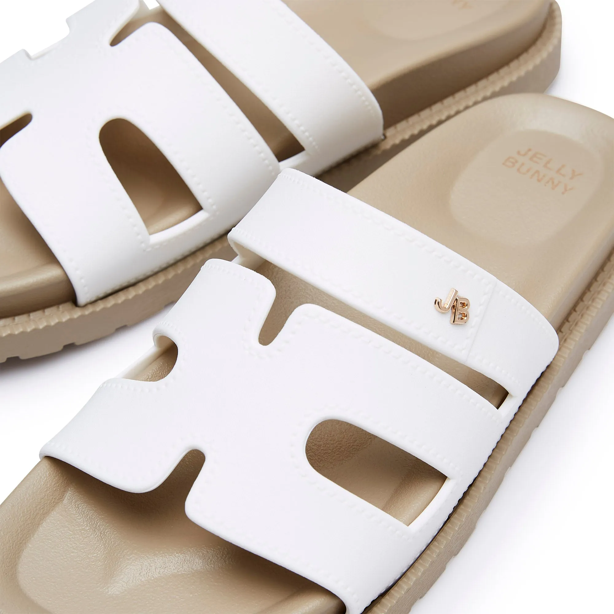 Sena Plain Flat Sandals Check White