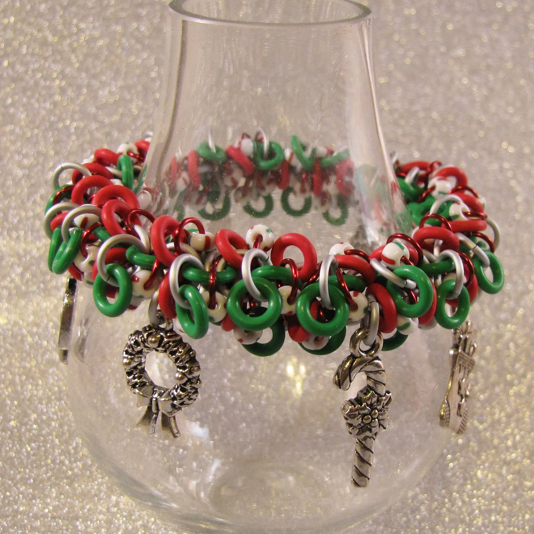 Shaggy Loop Holiday Charm Bracelet Kit with FREE Video