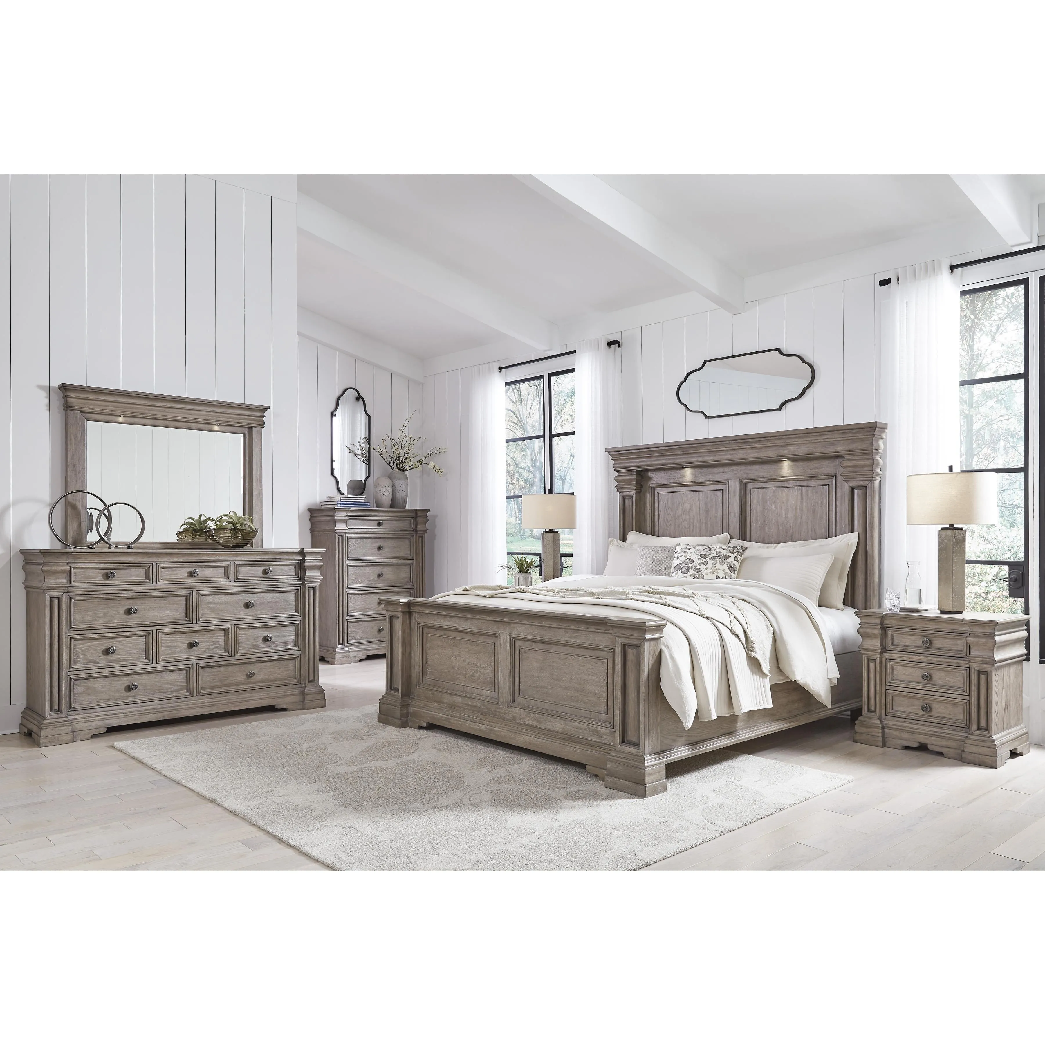 Signature Design by Ashley Blairhurst 10-Drawer Dresser B916-31