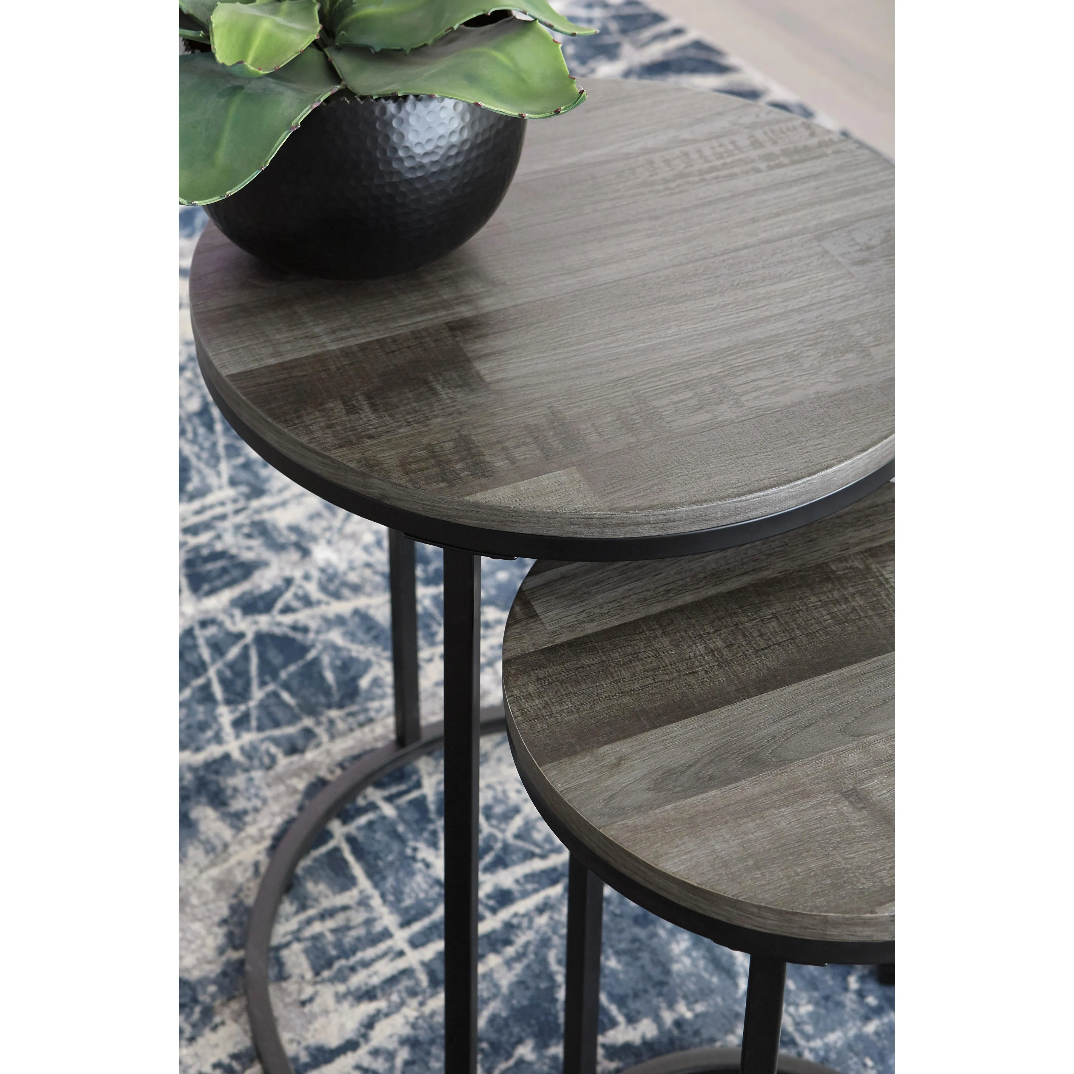 Signature Design by Ashley Briarsboro Nesting Tables A4000231