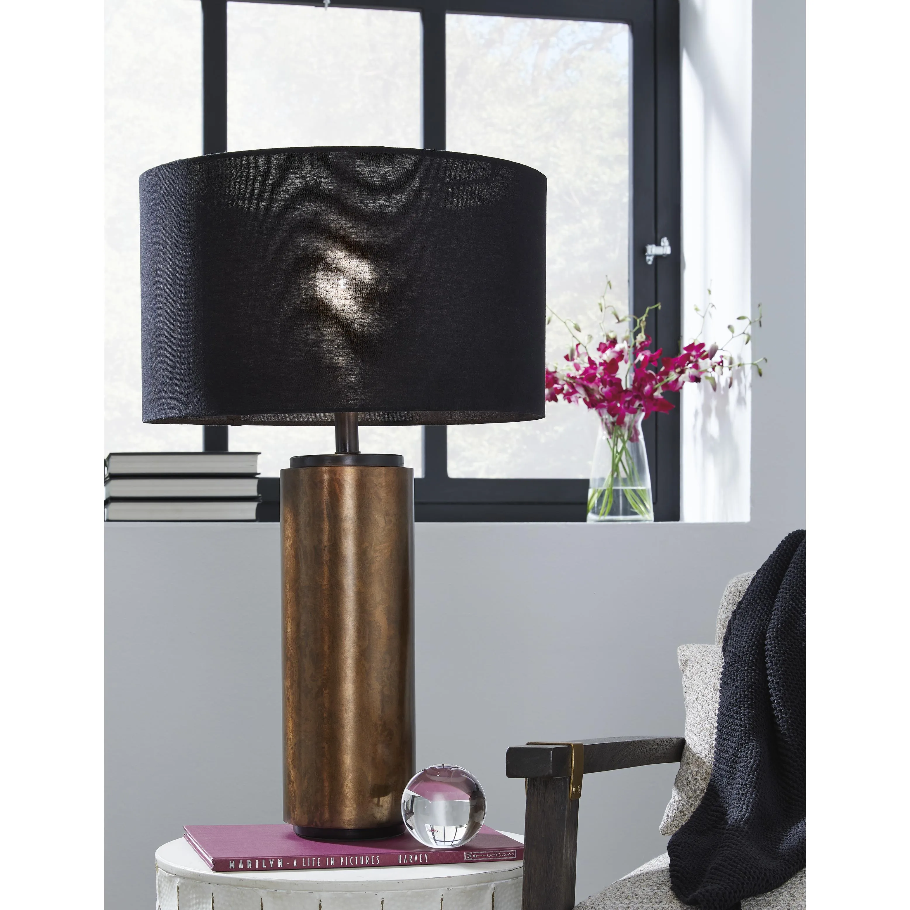 Signature Design by Ashley Hildry Table Lamp L208304