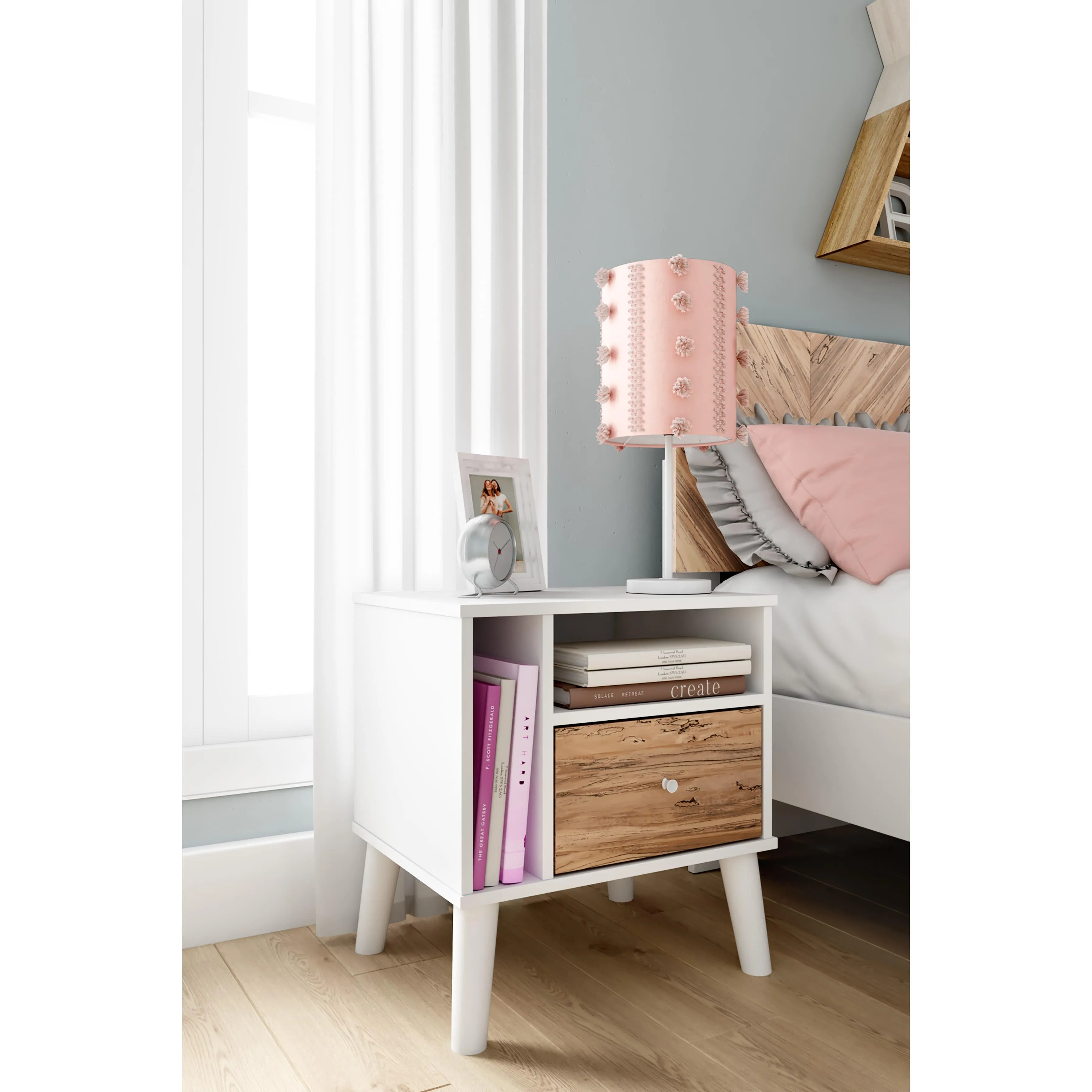 Signature Design by Ashley Piperton 1-Drawer Kids Nightstand EB1221-291