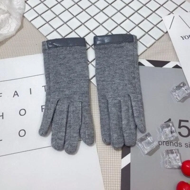 Simple and Chic Winter Glove Liners