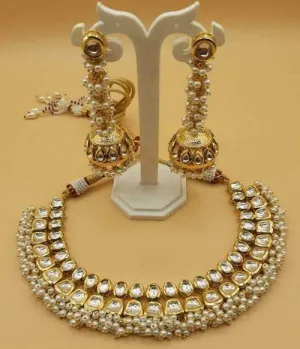 Simple Kundan Choker With Long Jumki