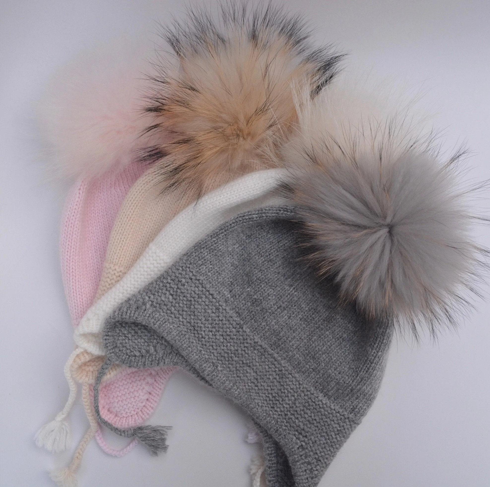 Single Pom Angora Hat