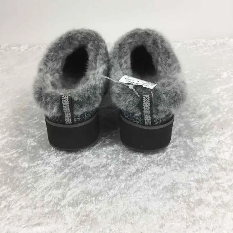 Skechers Women Size 6 Gray NWOT Faux Fur Slip Ons Slippers