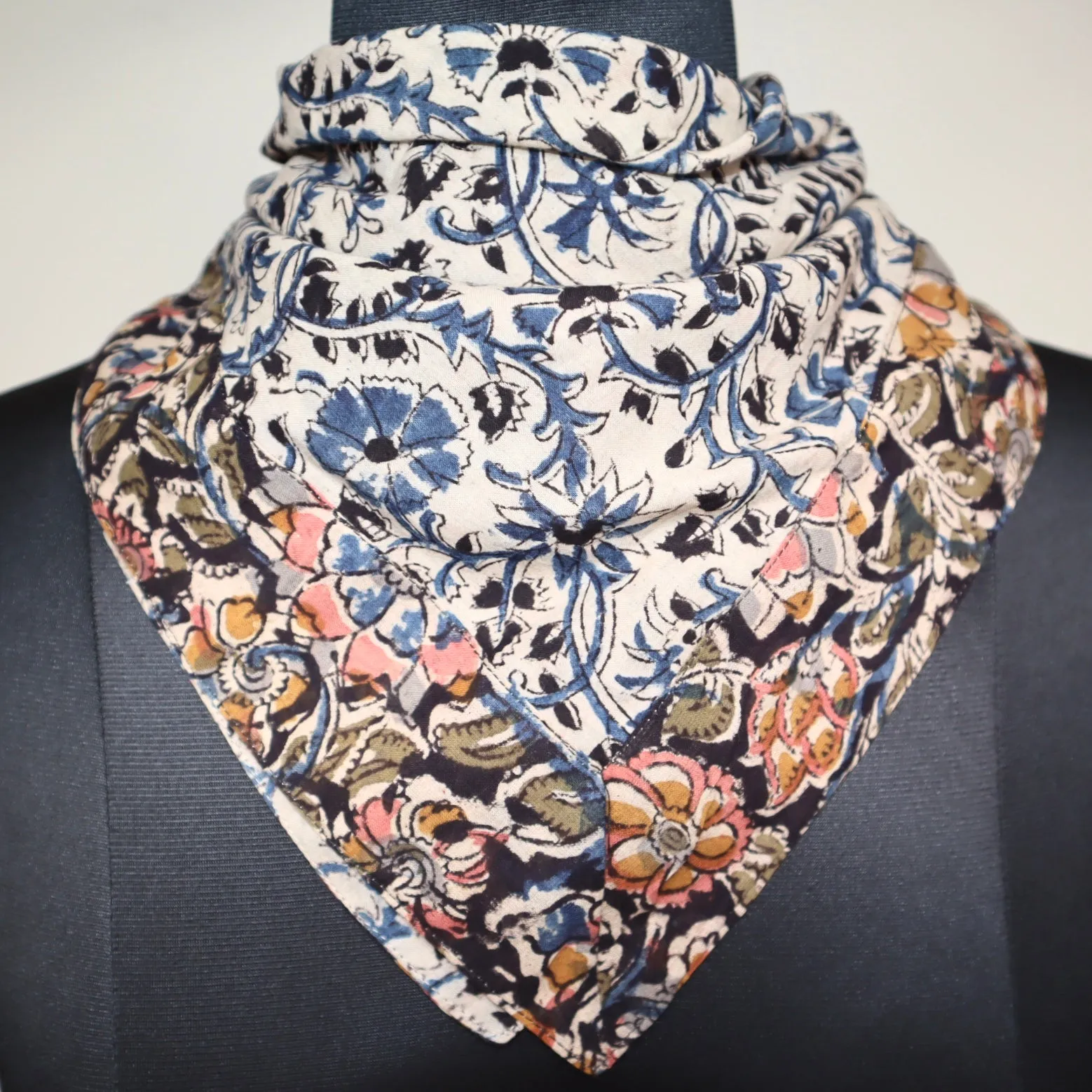 Sky Vine Cascade - Appliqué Border Bandana (KK1507-22)