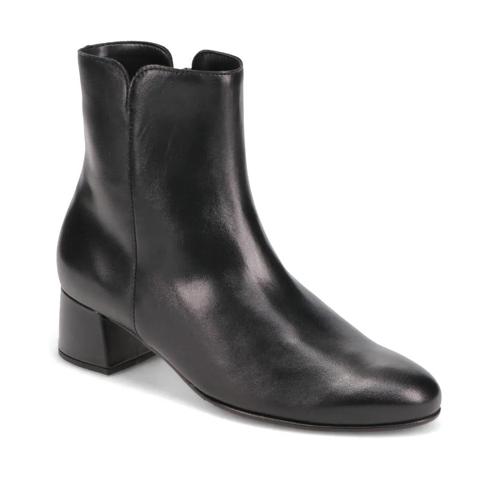 Smart Leather Ankle Boots - GAB41532 / 327 112