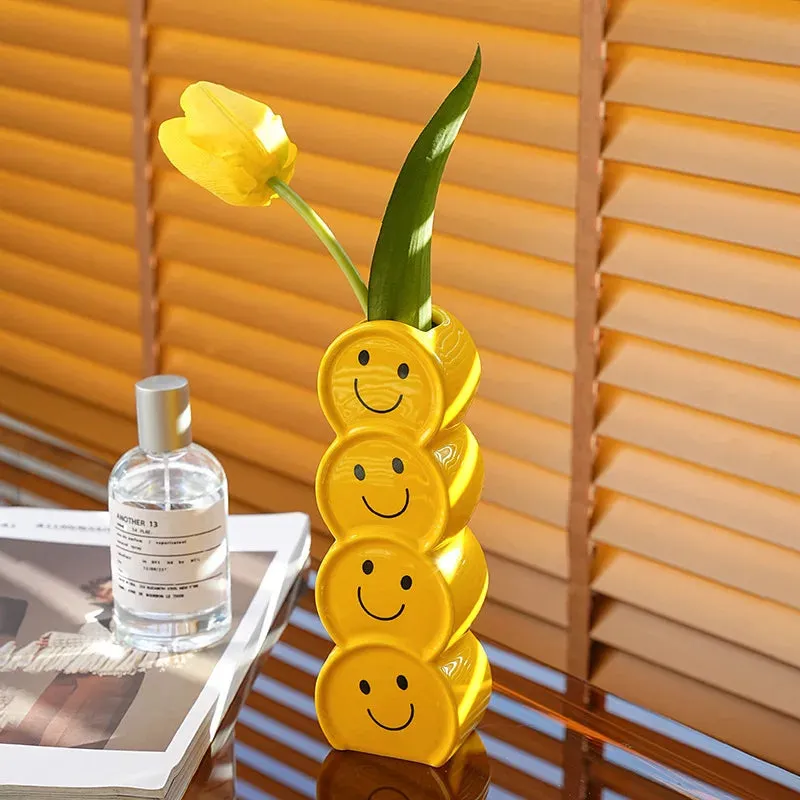 Smiley Ceramic Vase – Cheerful Handmade Home Decor