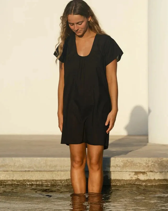 Sol Kaftan in True Black