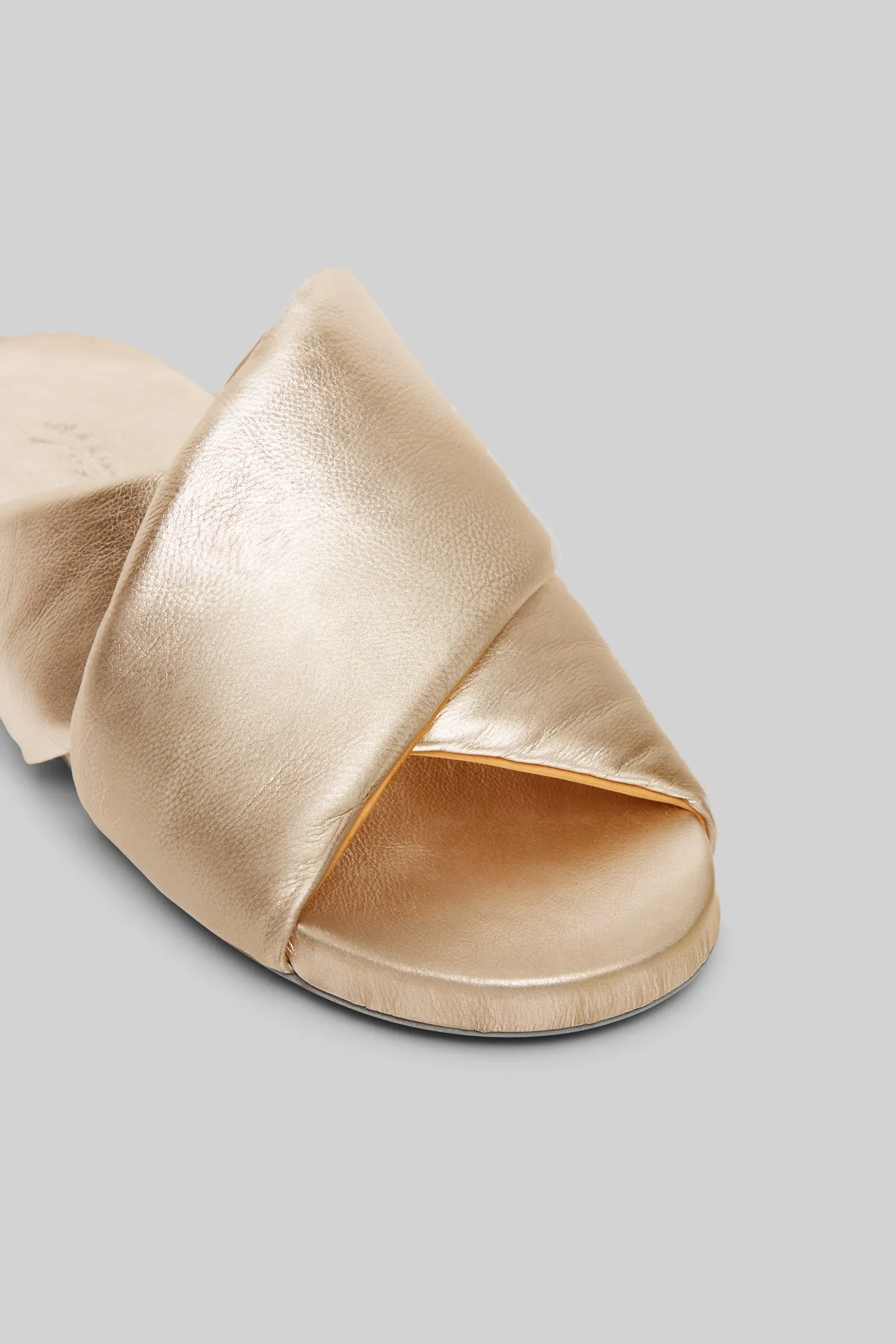 Spanciata Laminated Leather Slide Sandal in Platino