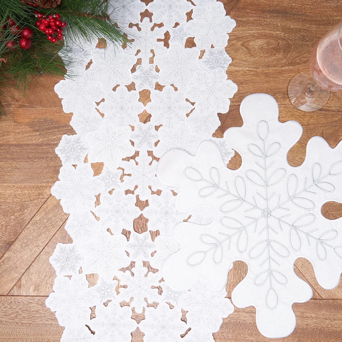 Sparkle Snowflake Table Linens