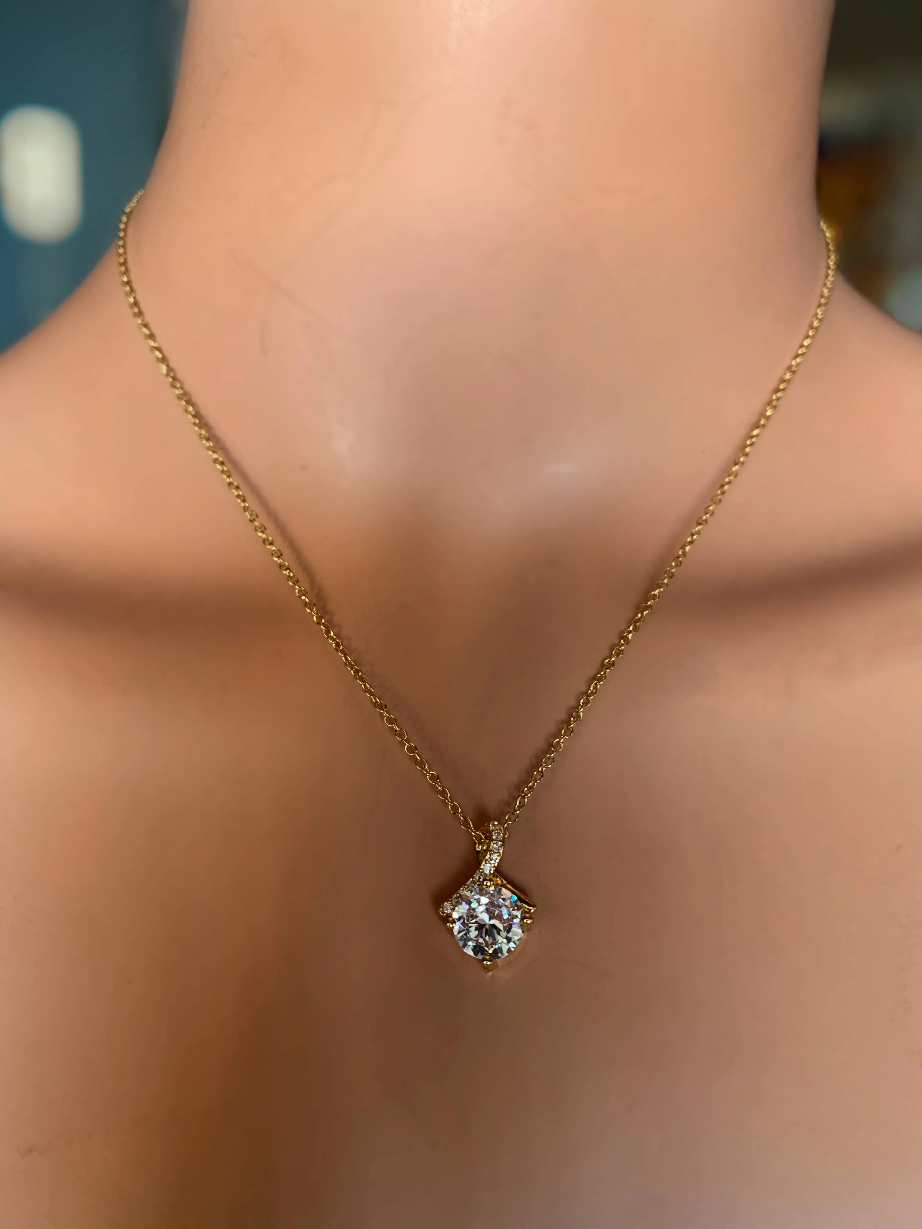 Sparkling Diamond necklace