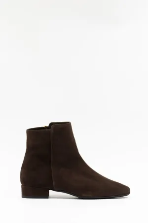 Square toe boots in brown suede