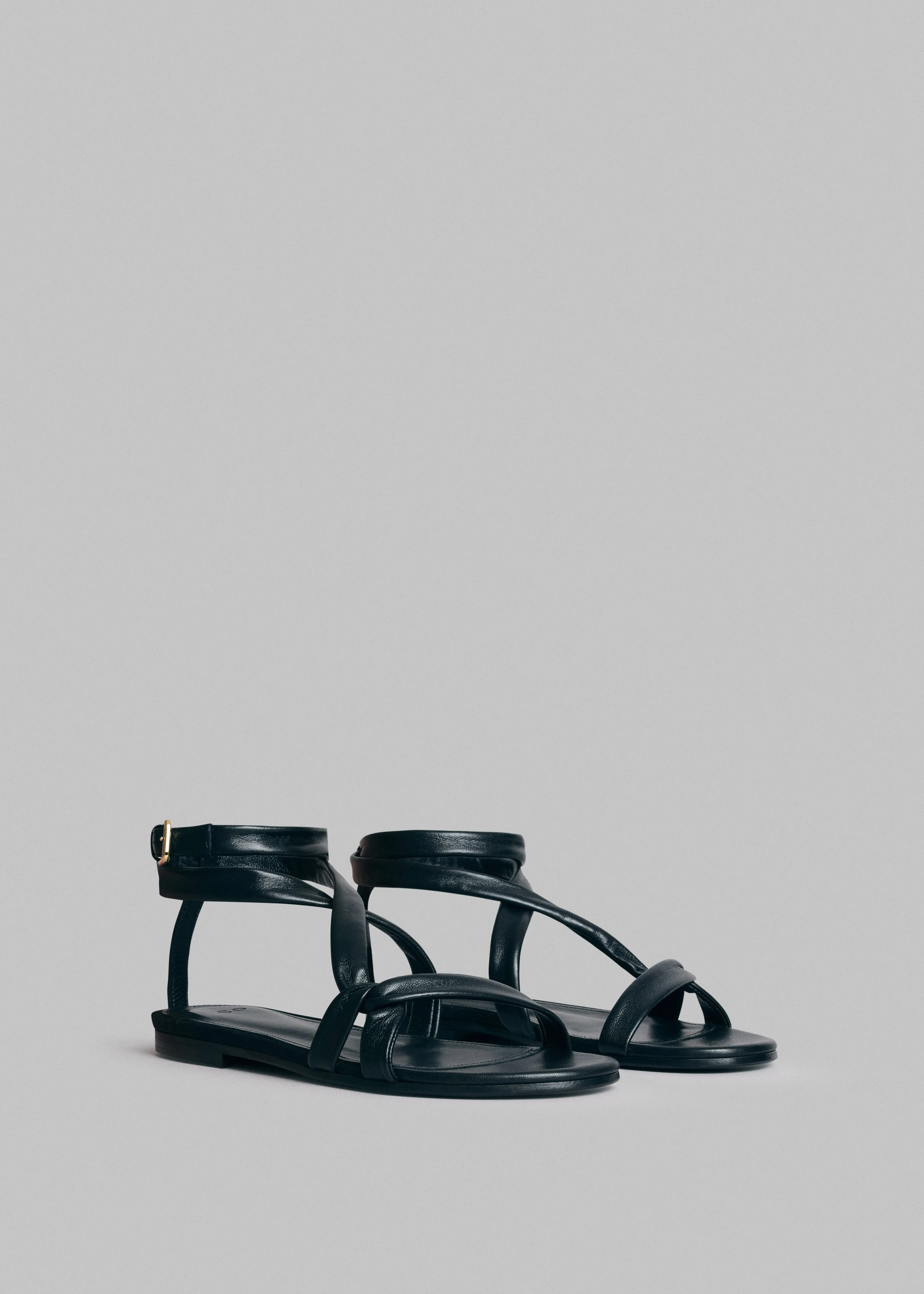 Strappy Sandal in Leather - Black