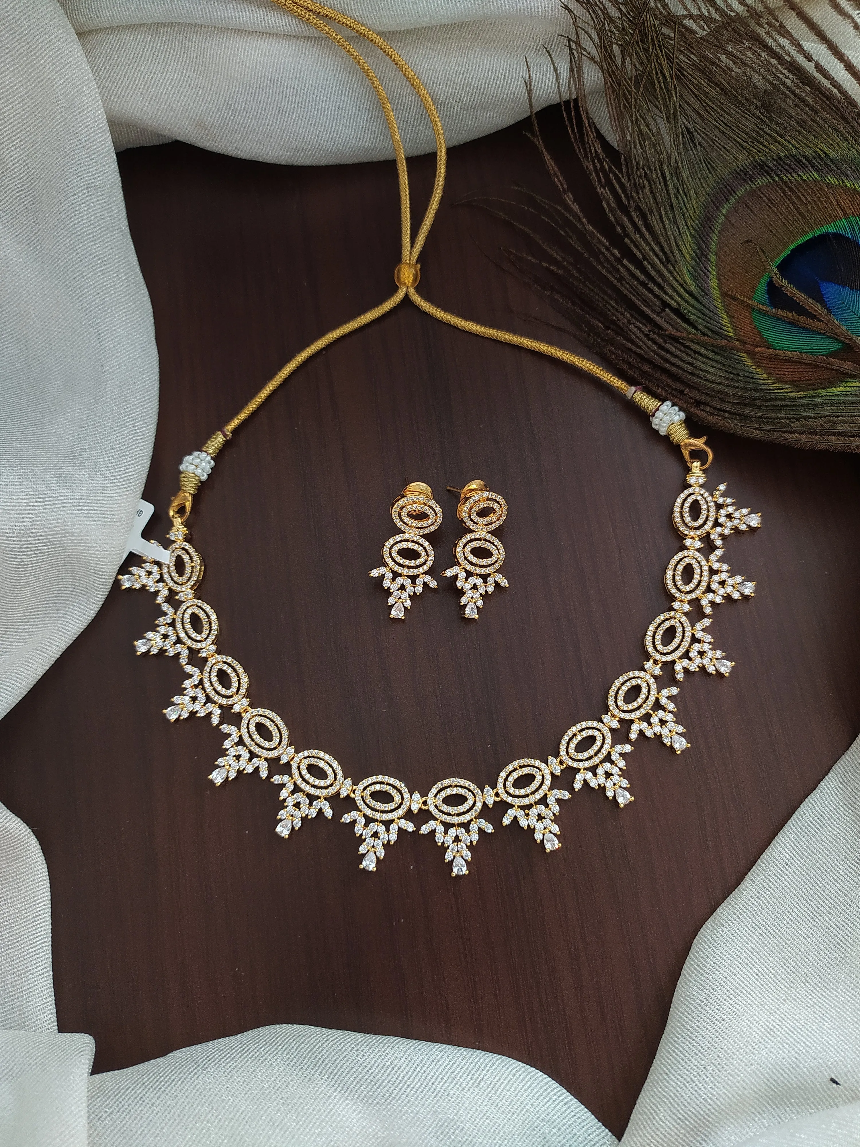 Stunning Design Unique Gold-plated Ad & Zircon Necklace Set