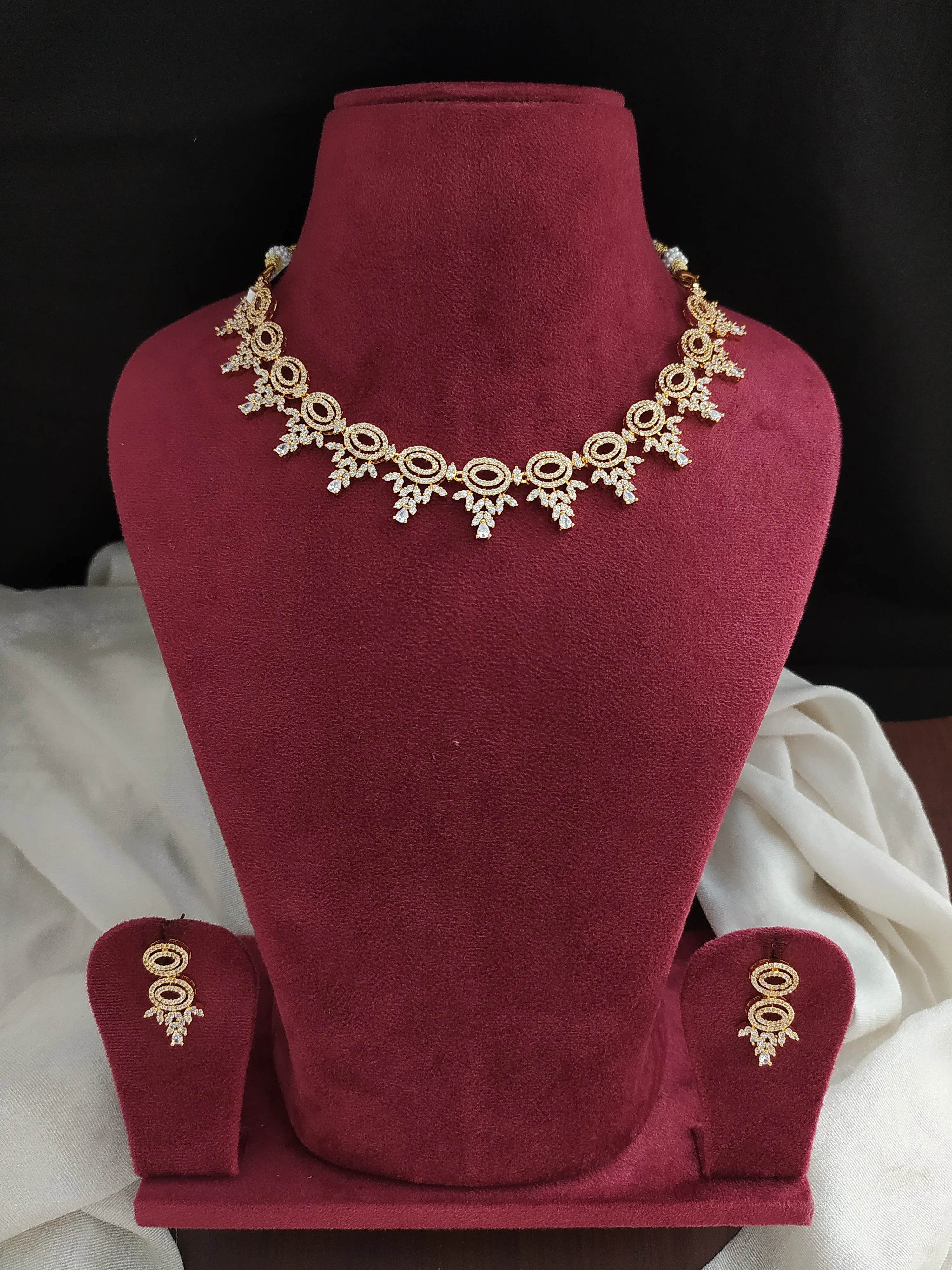 Stunning Design Unique Gold-plated Ad & Zircon Necklace Set