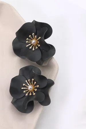 Stunning Flowers Post Earrings Black