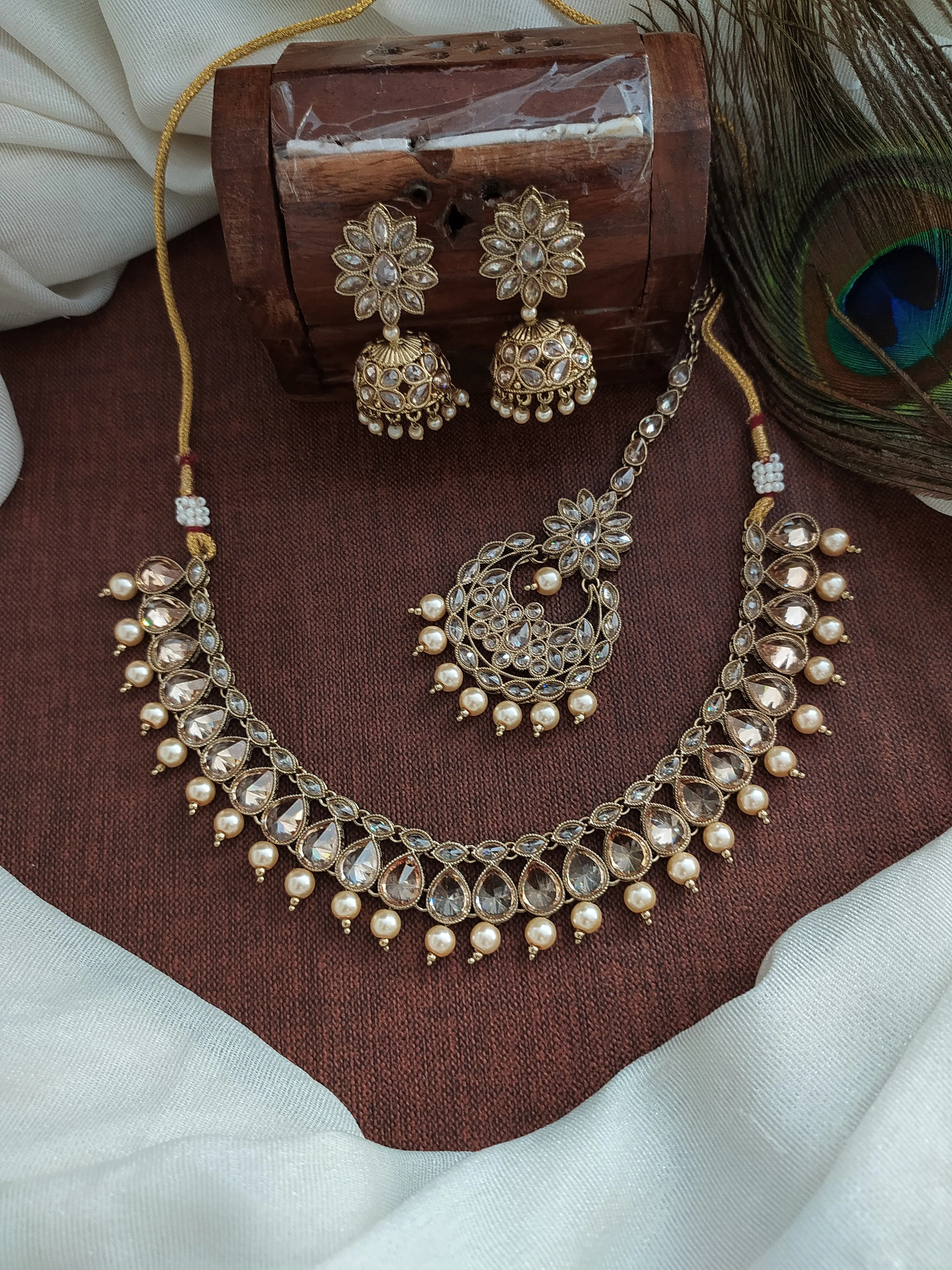 Stylish Design Elegant Mehandi Necklace Set With Dangling