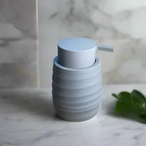 Stylish Matte Finish Ribbed Design Soap Dispensers For Contemporary Look By-APT