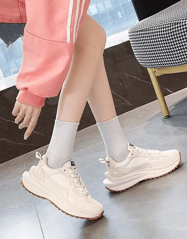 Stylish Women's Everyday Sports Sneakers With Platform - SF0248