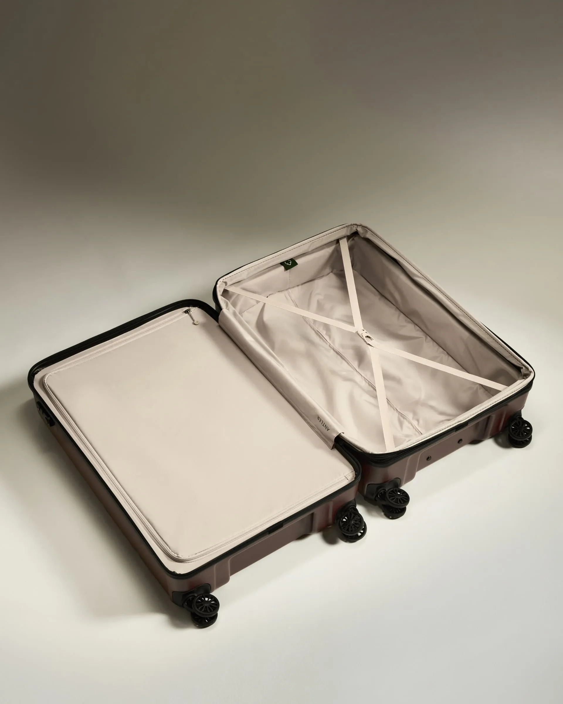 Suitcase Set in Cedar Brown - Logo