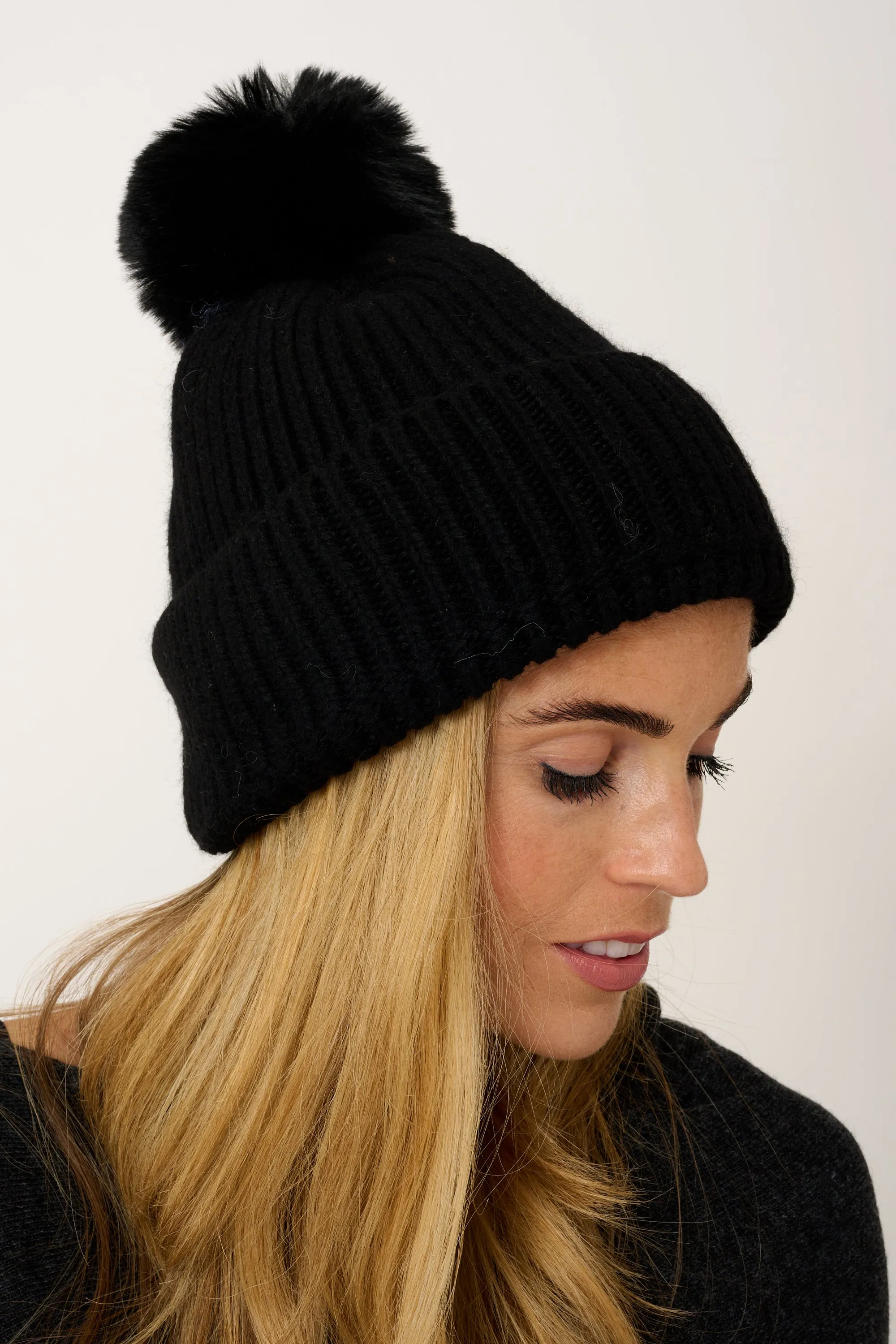 Super Soft Chunky Cashmere Mix Hat with Pom Pom in Black