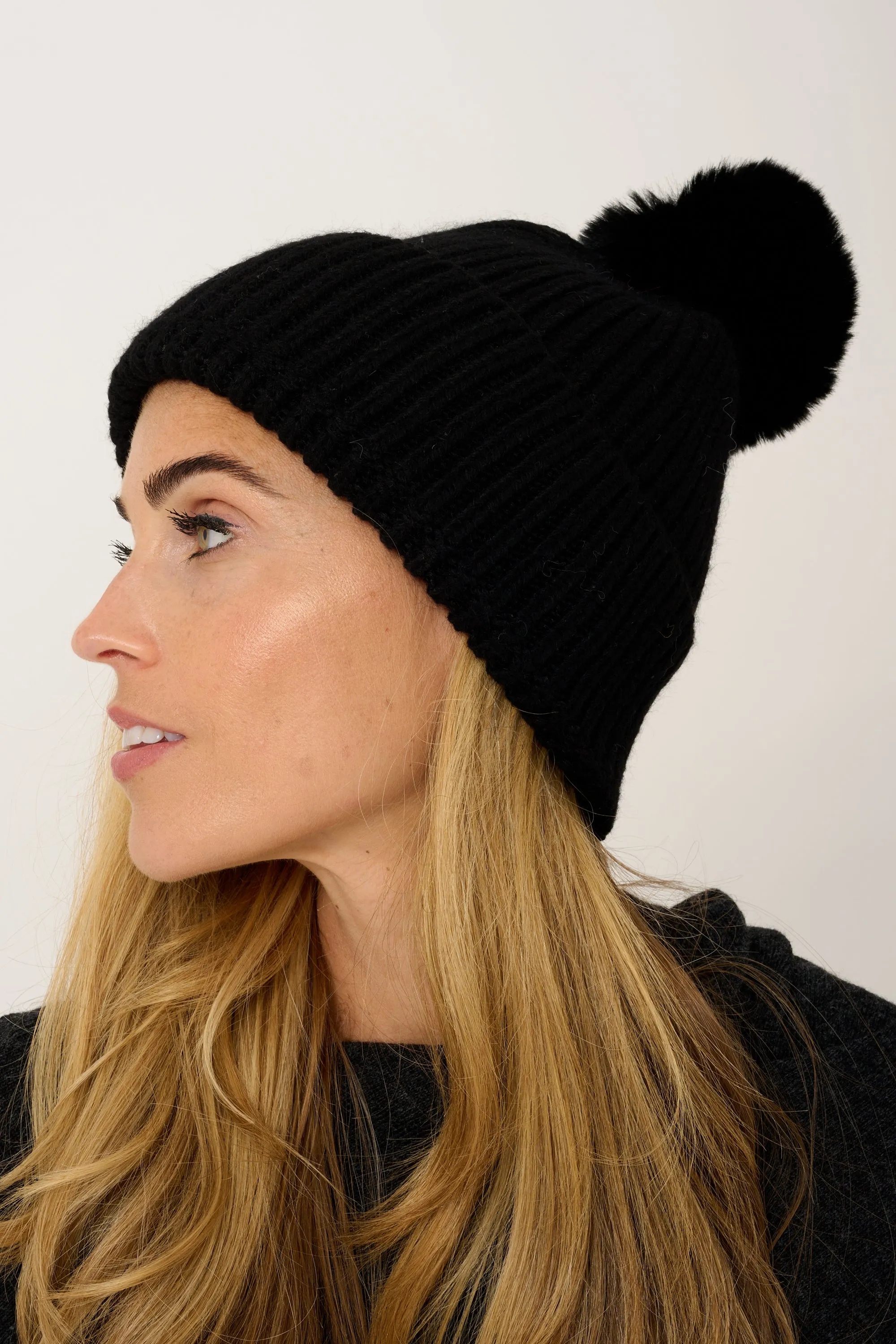 Super Soft Chunky Cashmere Mix Hat with Pom Pom in Black