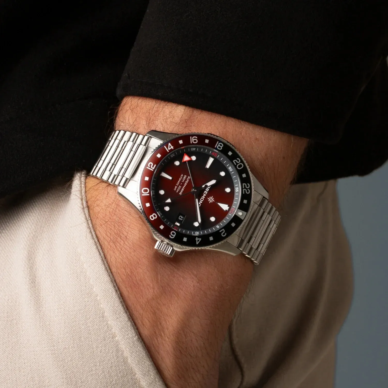 Supermarine 300M GMT, 'Ember' Red