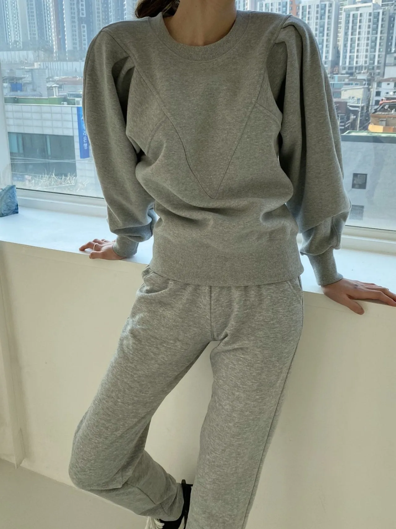 TADELIA SWEATSHIRT