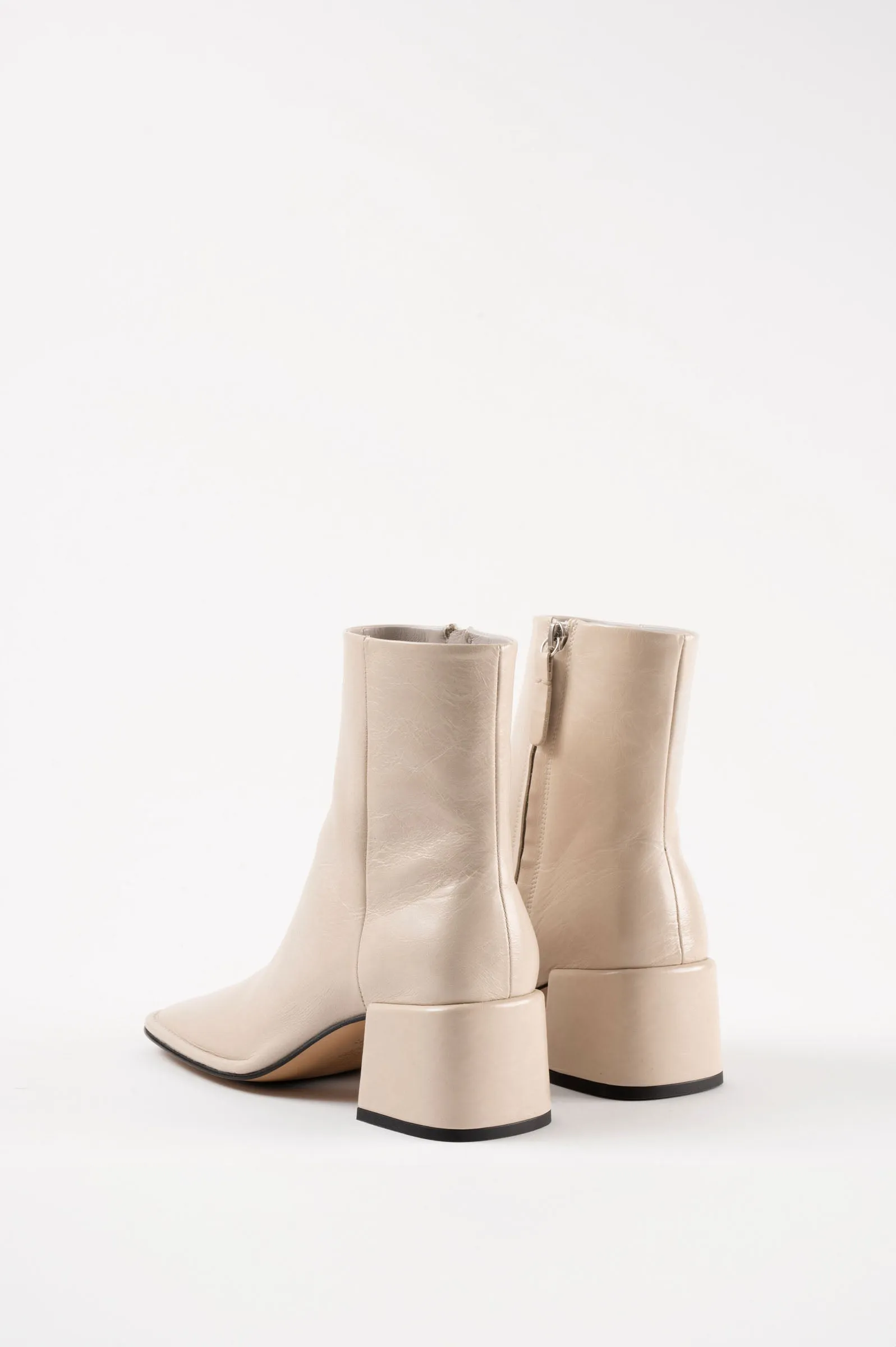 TARA - White Wrinkled Polished Leather Boots