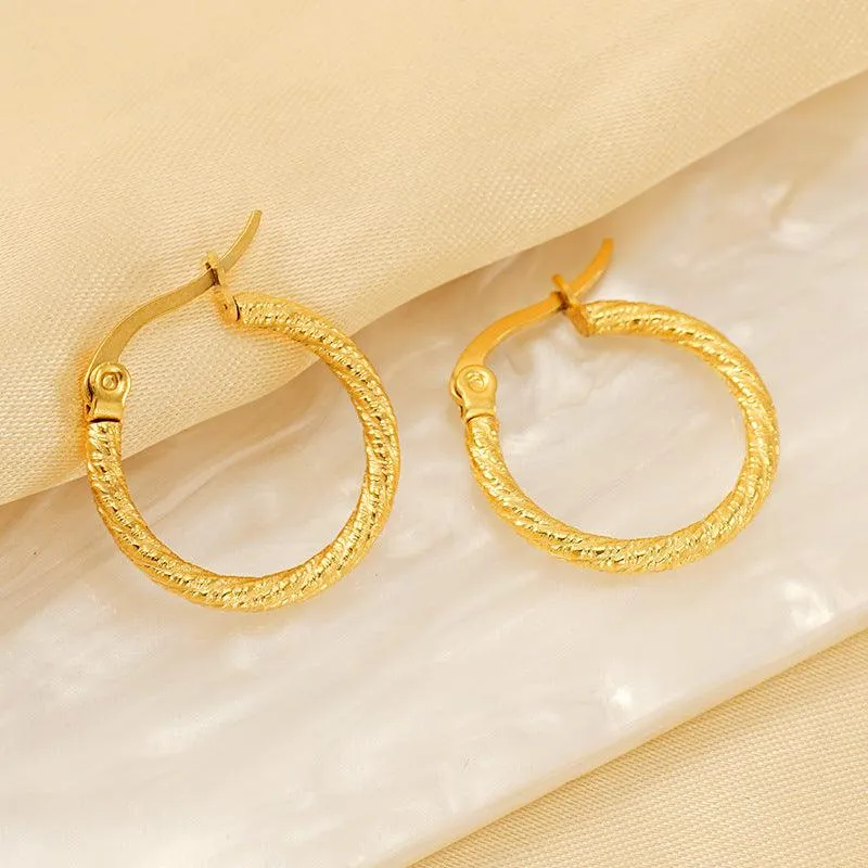 Textured Gold Hoop Earrings – Chic and Timeless Design