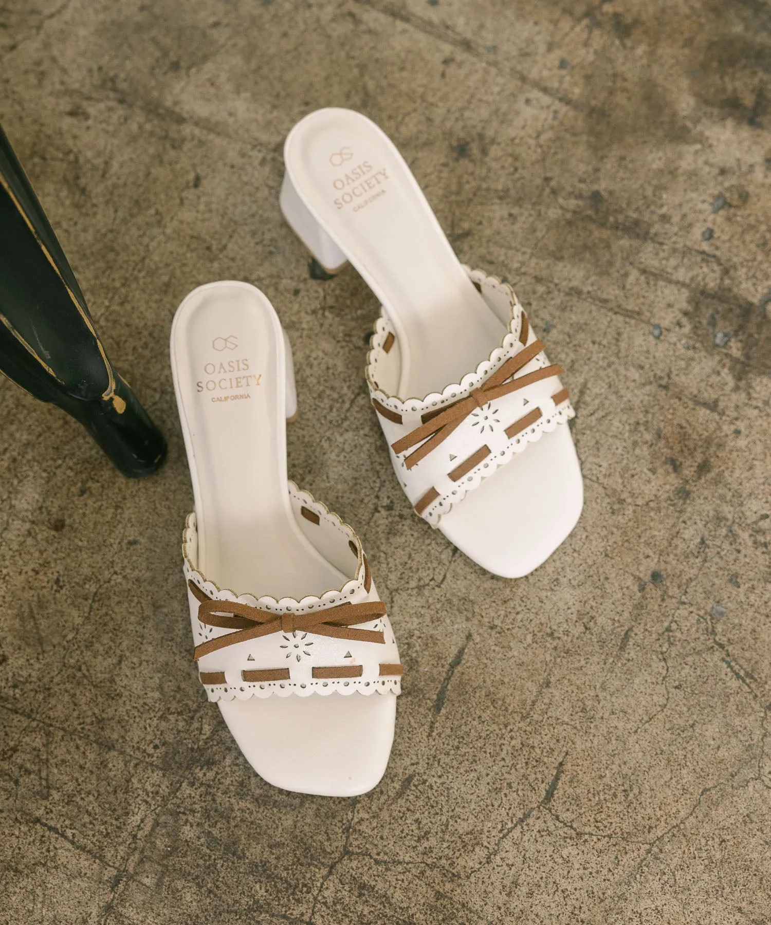 The Breda | White Sweet low heel sandal