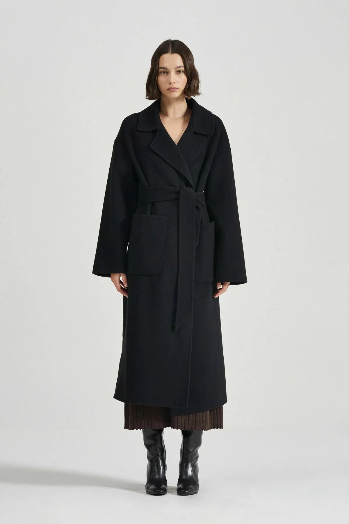 THE CAMILLA COAT BLACK CASHMERE