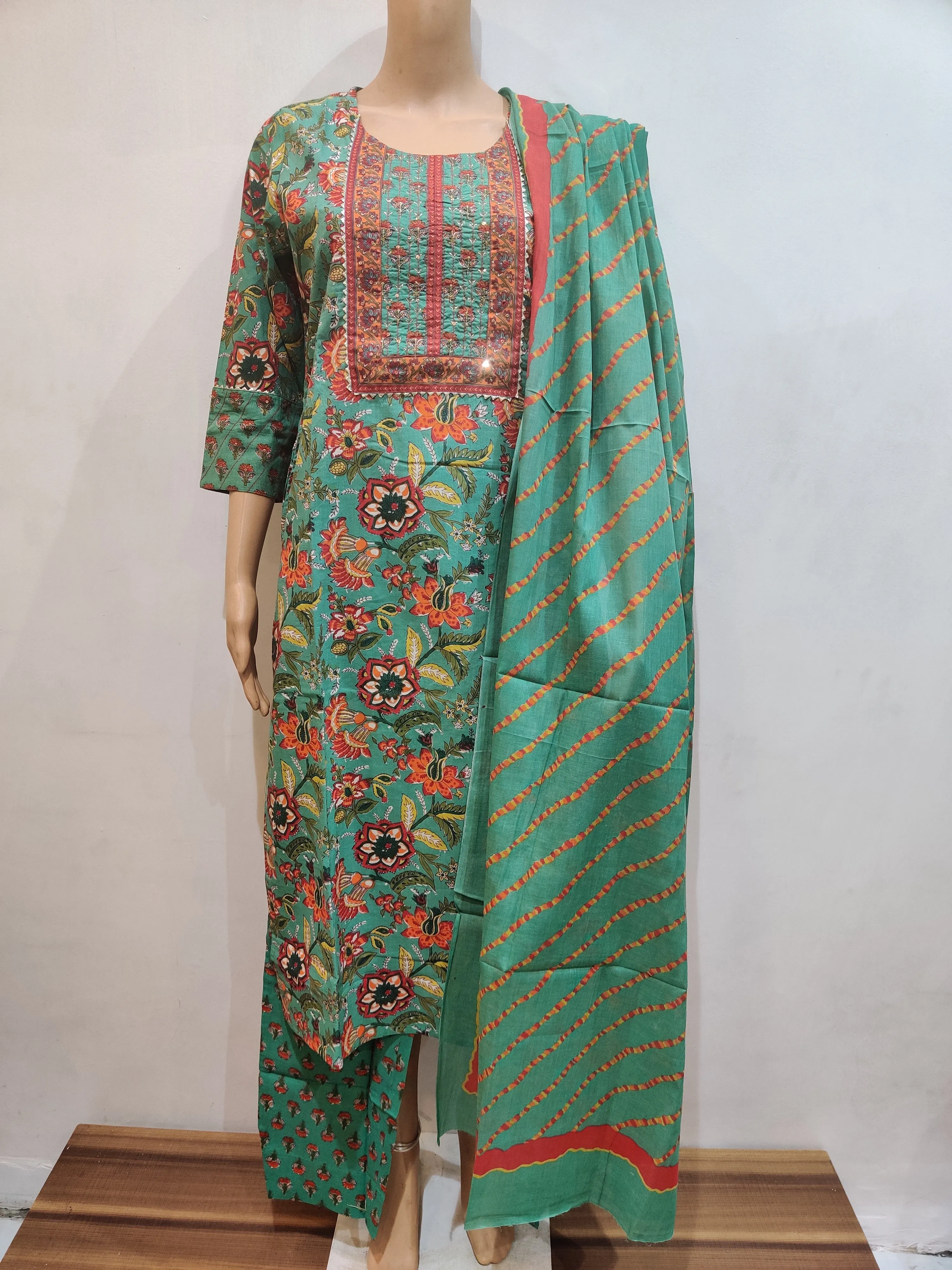 Trachelium Kurta pant dupatta set