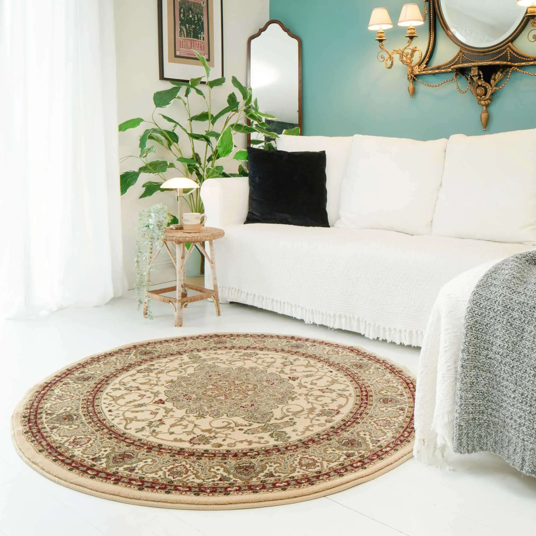 Traditional Cream Bordered Round Rug