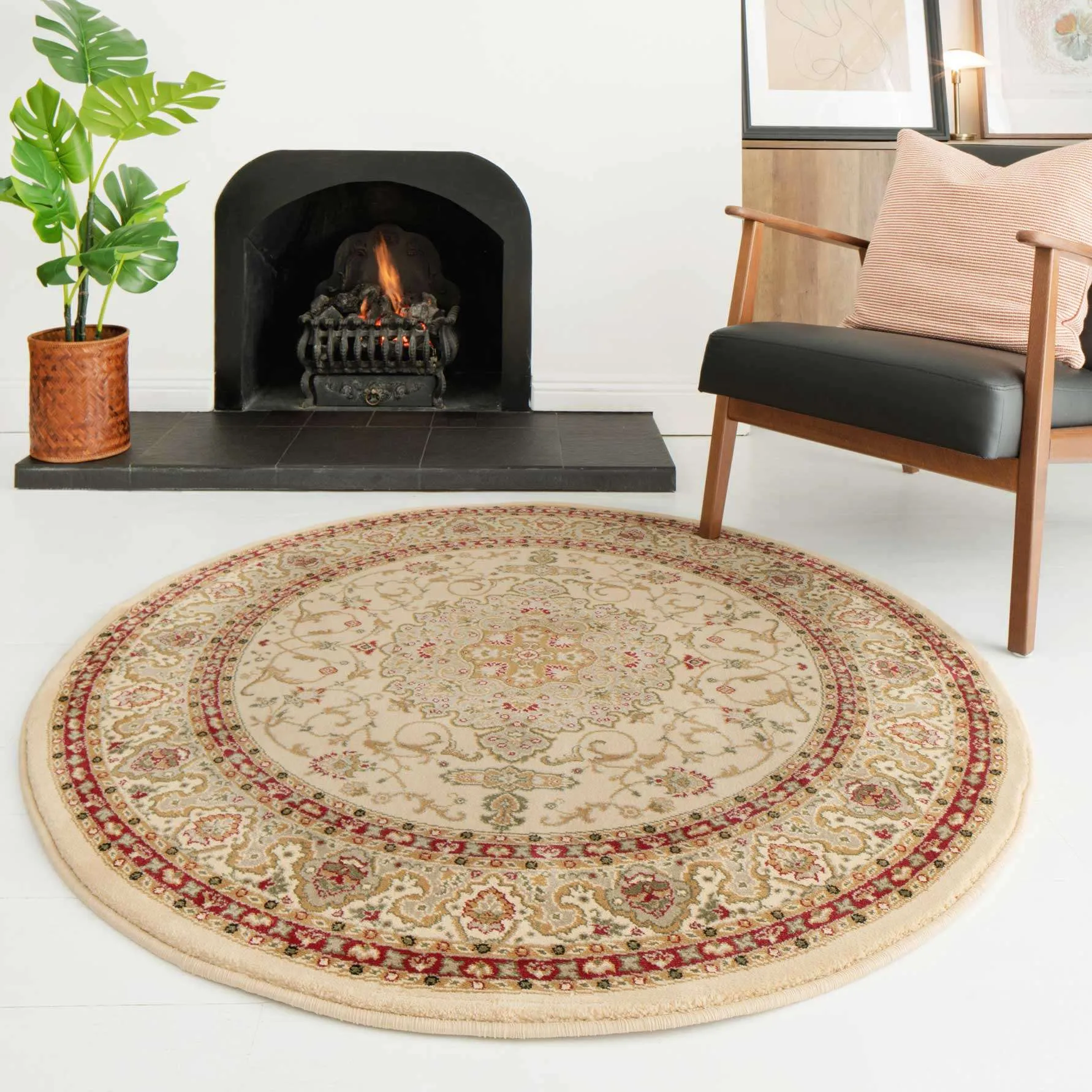 Traditional Cream Bordered Round Rug