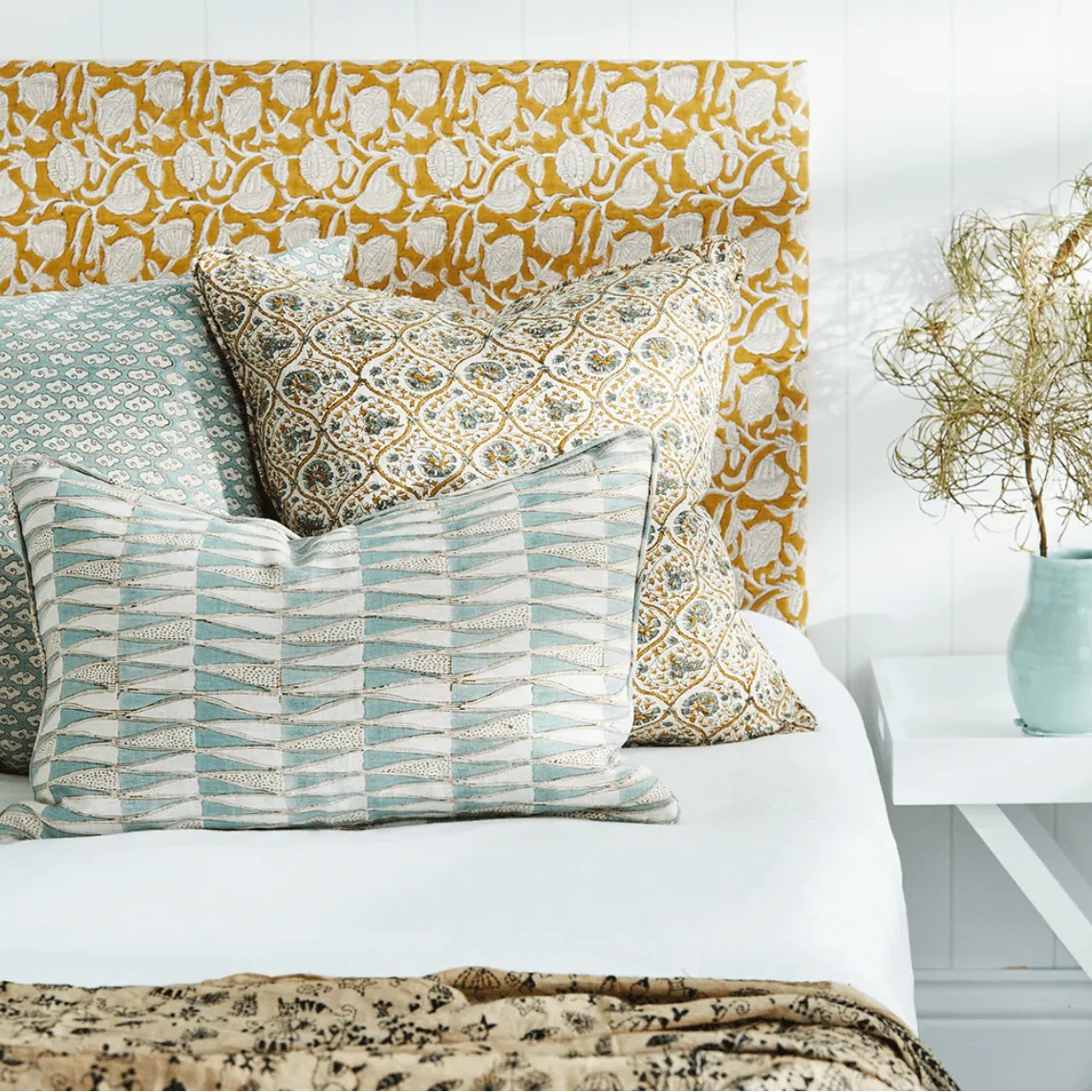 Trellis Golden Linen Cushion