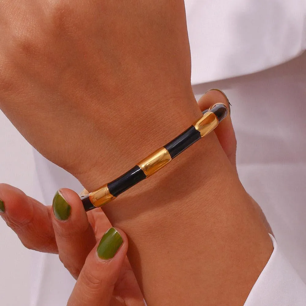 Trendy Geometric Gold and Black/White Bangle Bracelets – Link Bracelets for Women