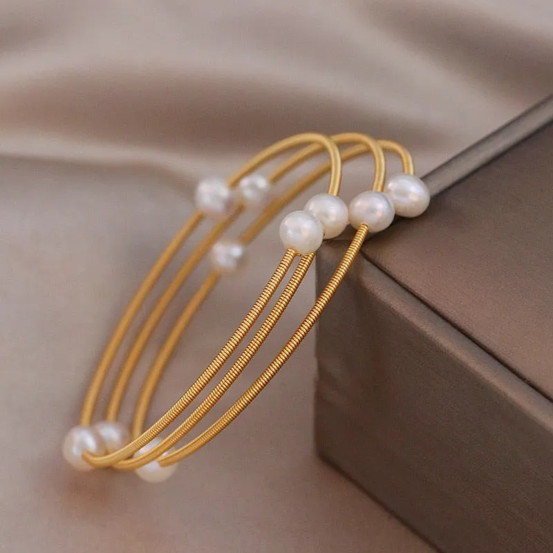 Trendy Jewelry Charm Multi-layer Pearl Bracelet for Women in Gold Color